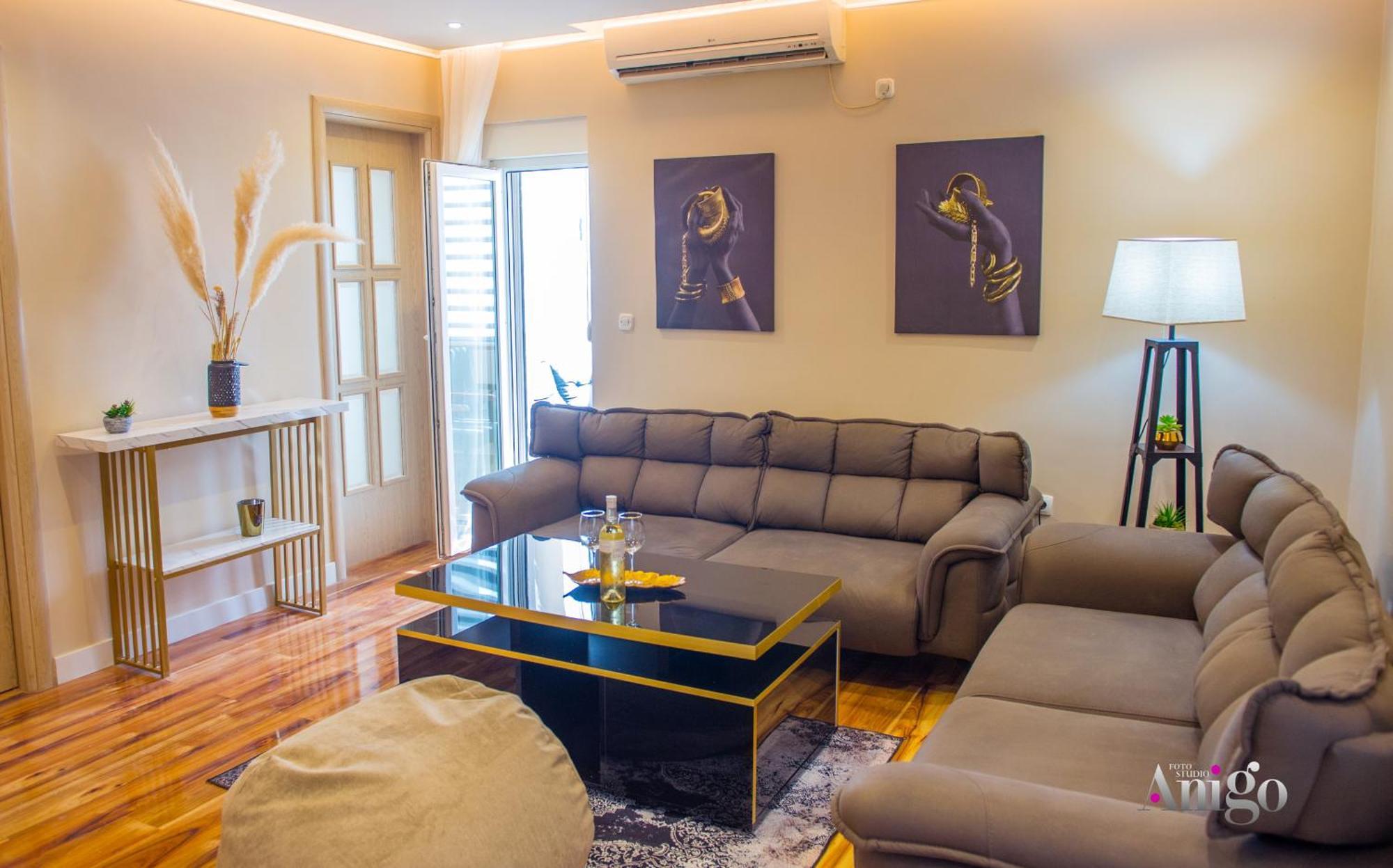 Luxury Apartment Black And Gold 모스타르 외부 사진