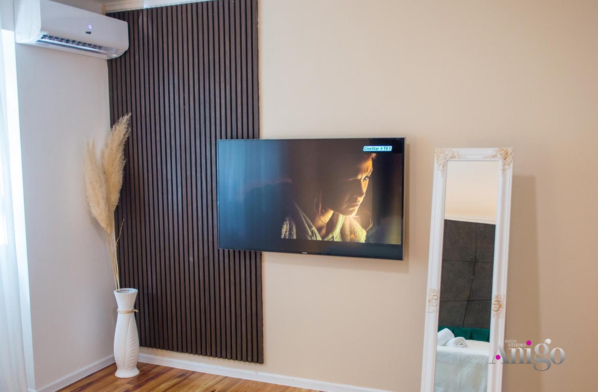 Luxury Apartment Black And Gold 모스타르 외부 사진