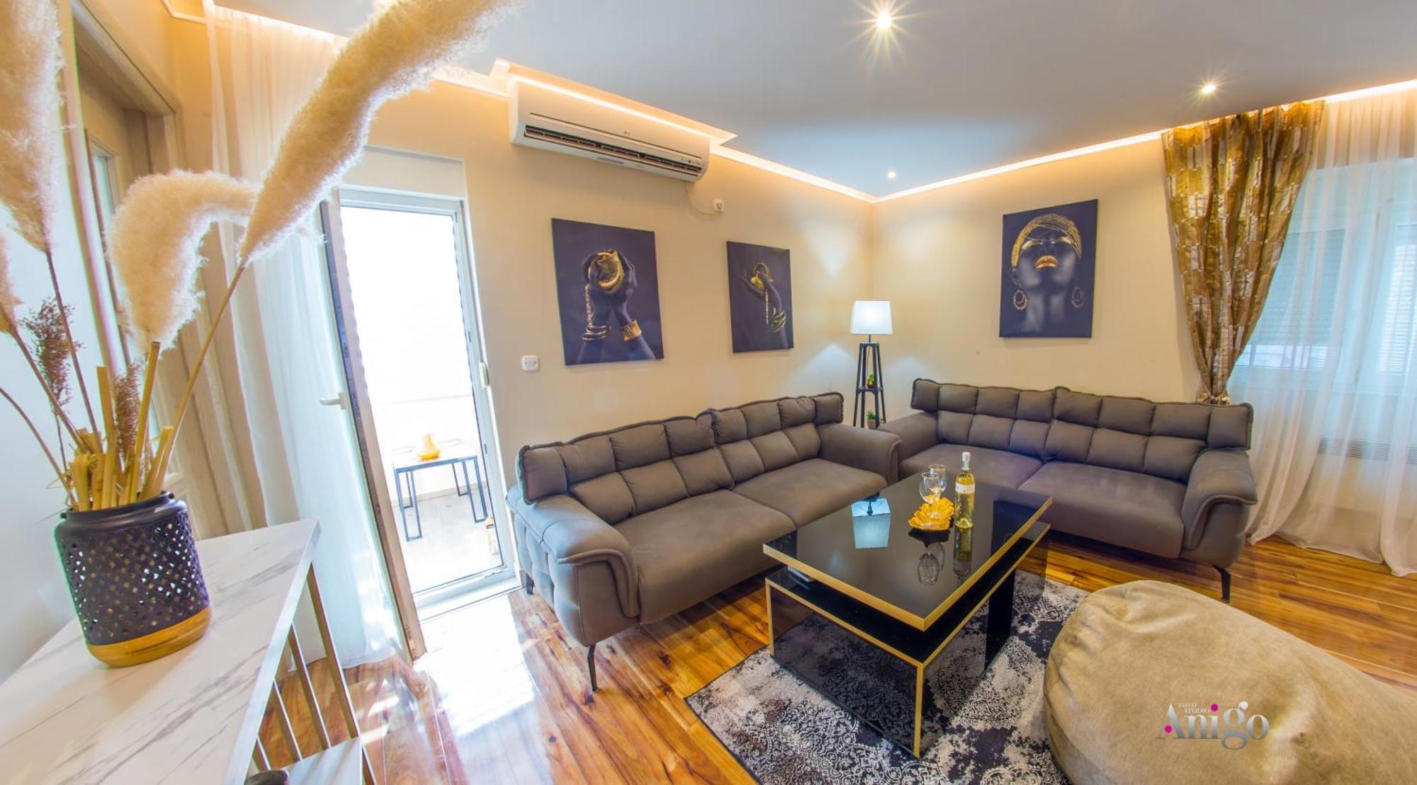 Luxury Apartment Black And Gold 모스타르 외부 사진